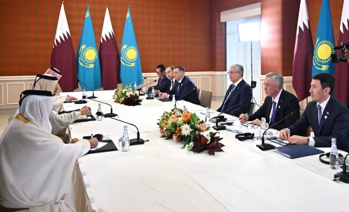 О чем Токаев договорился с премьер-министром Катара?