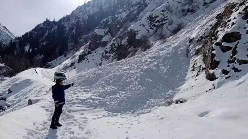 Спасатели назвали лавиноопасные маршруты в Алматы, по которым лучше не ходить