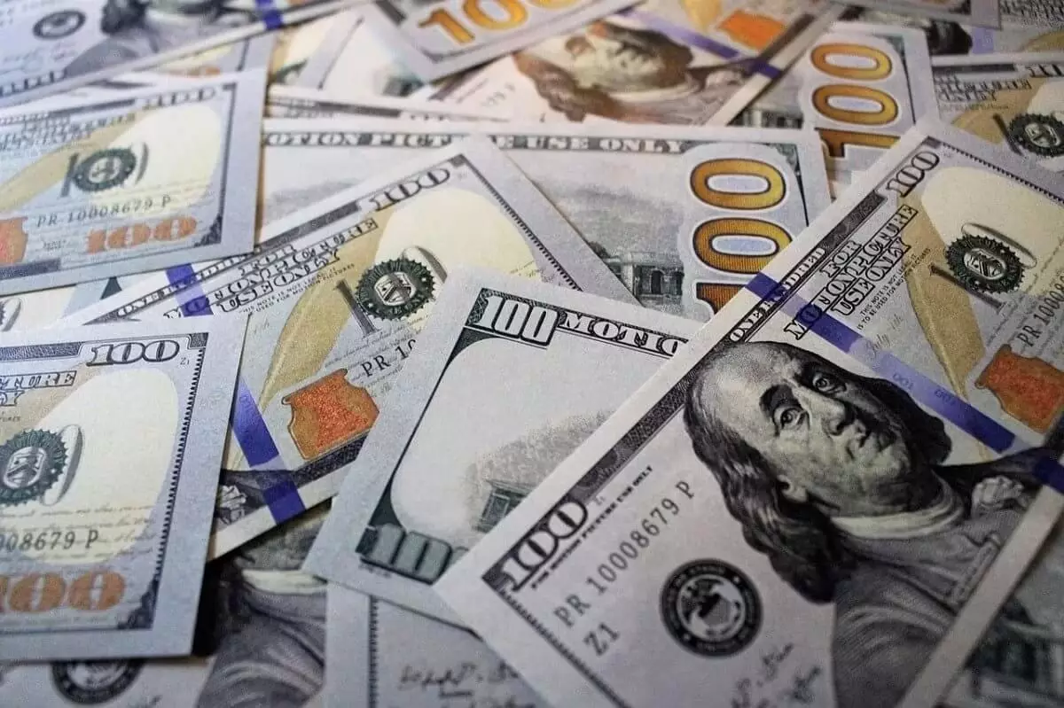 Курс валют на 16 февраля 2024 года: доллар, рубль и евро