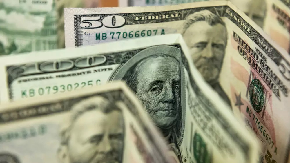 Сколько стоит доллар, евро и рубль в Астаны и Алматы