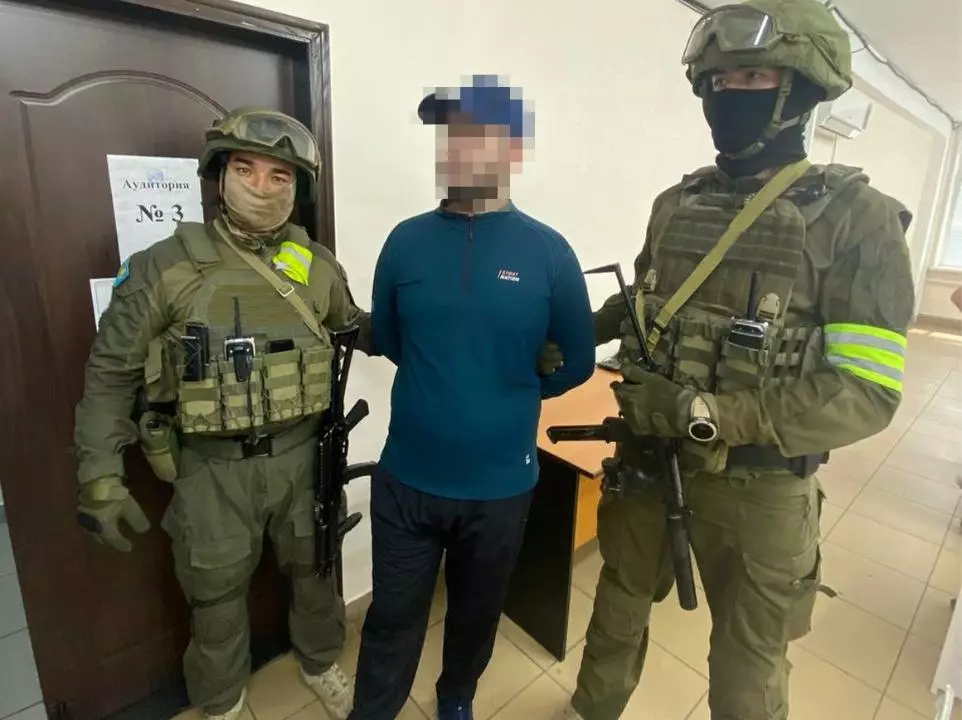 Трёх казахстанцев осудили за вмешательство в ЕНТ