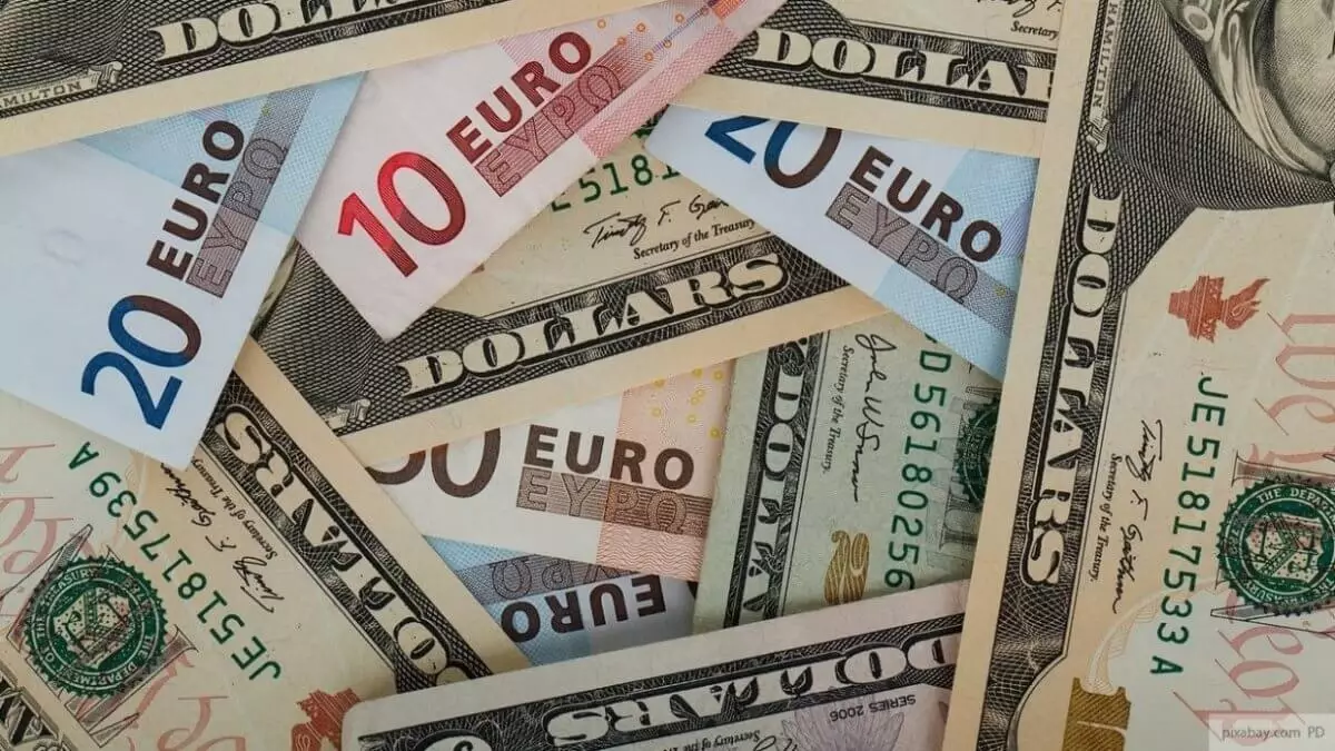 Курс валют на 17 февраля 2024 года: доллар, рубль и евро