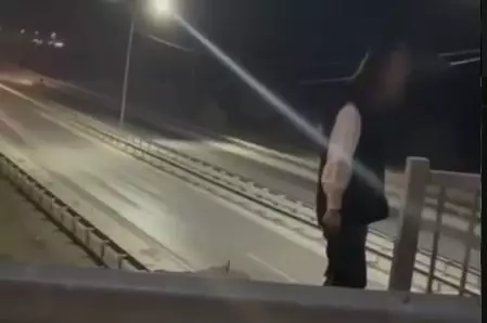 Девочка-подросток пыталась спрыгнуть с моста после ссоры с отцом в Туркестанской области