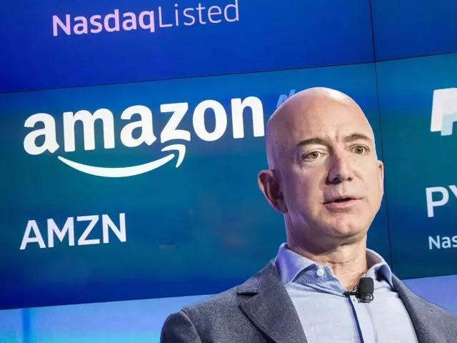 Джефф Безос продал акции Amazon еще на $2,2 млрд