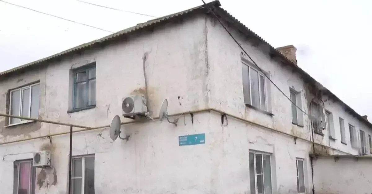Мыши и змеи оккупировали многоквартирный дом в Атырауской области