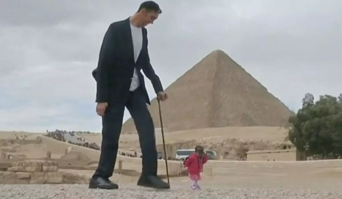 Самый высокий мужчина и самая маленькая женщина в мире встретились для фотосессии