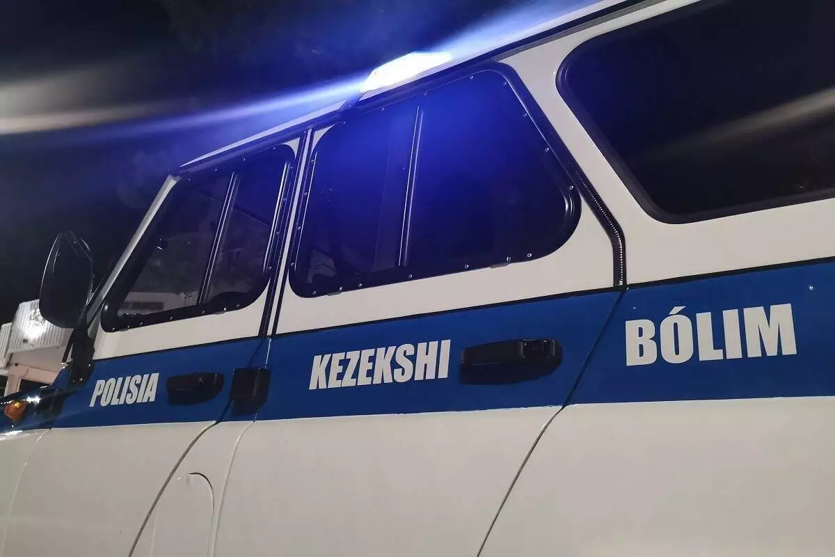 После рейда на барахолке Алматы полиция забрала на штрафстоянку 8 автомашин