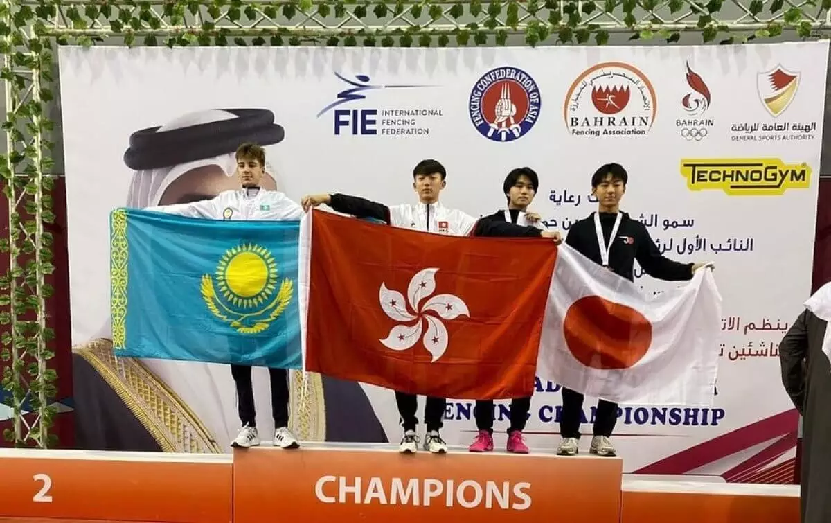 Казахстанцы завоевали две медали на чемпионате Азии по фехтованию