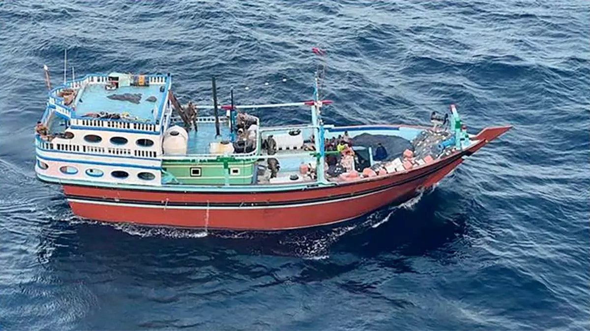 Четверо человек обвинены в захвате на судне оружия, предположительно иранского производства, что привело к гибели двух морских котиков: Министерство юстиции