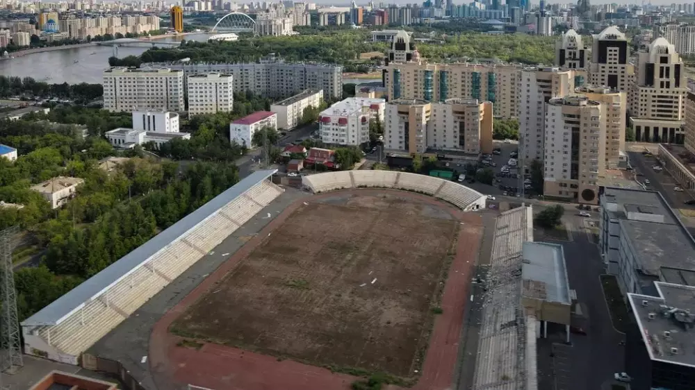 Астанадағы ескі стадион орнына не салынады?