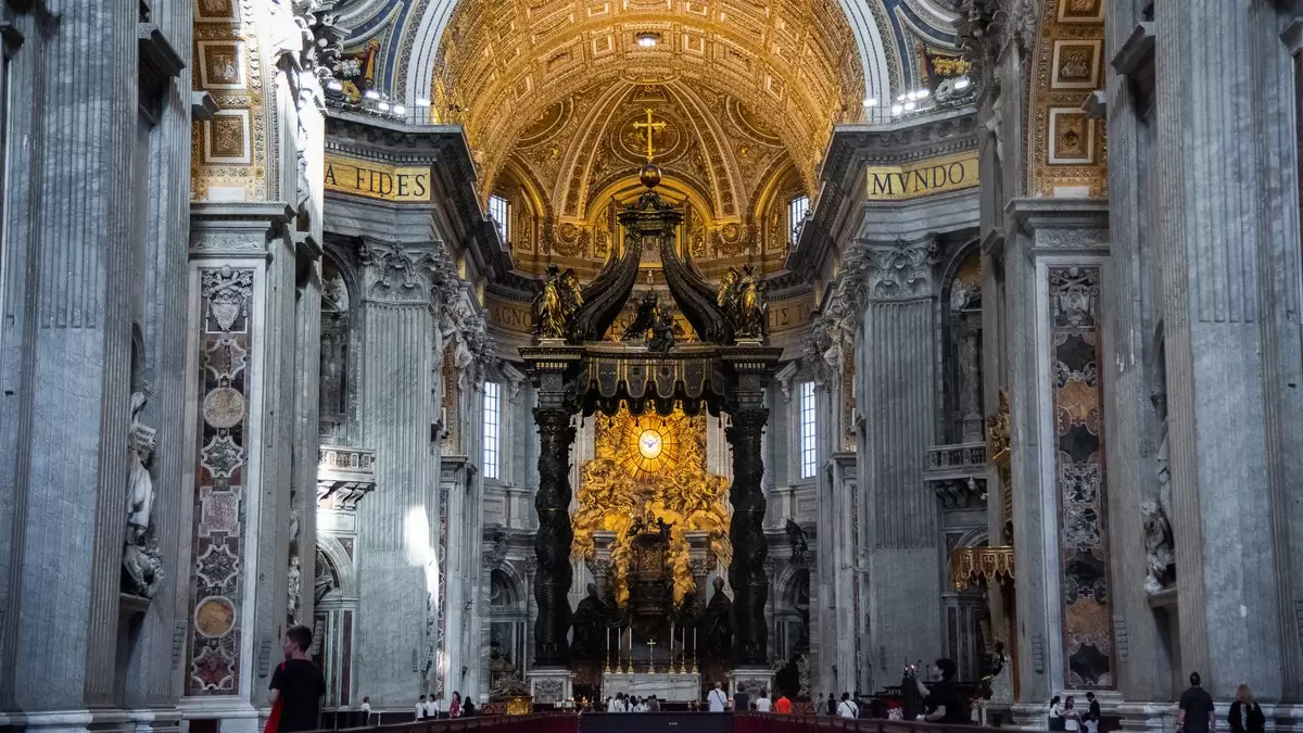 От Италии до Турции: исследуйте красивые церкви по всему миру.