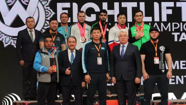 В Федерации тяжелой атлетики Казахстана назвали ключевые старты и высказались о денежных выплатах