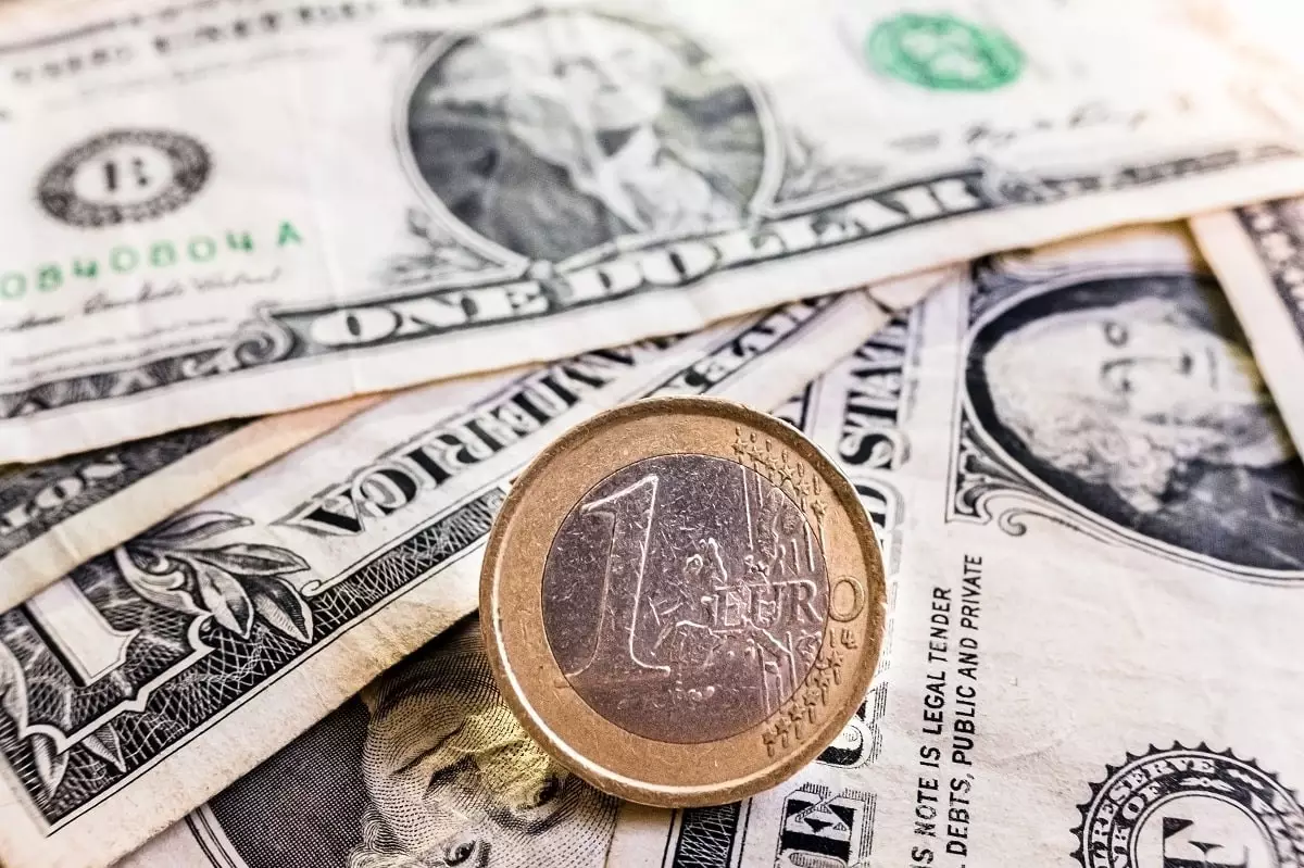 Курс доллара и евро в обменниках Алматы 27 февраля 2024 