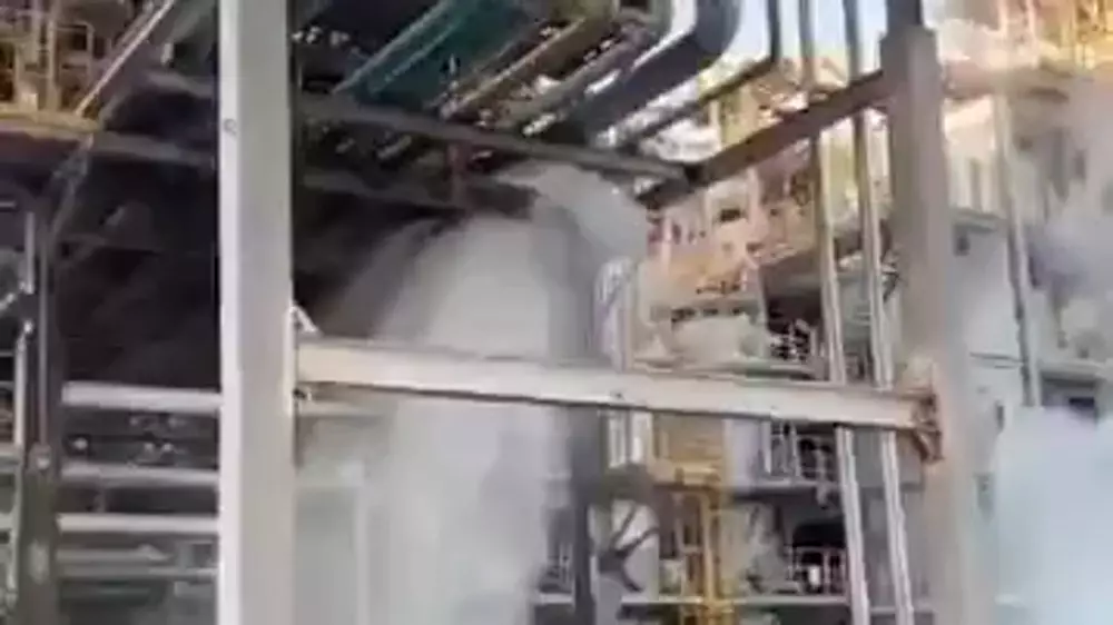 Утечку бензина на Атырауском НПЗ сняли на видео