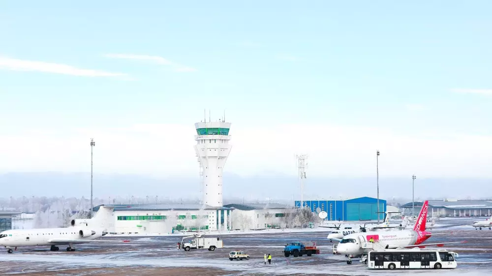Аэропорт Астаны возобновил работу после пожара