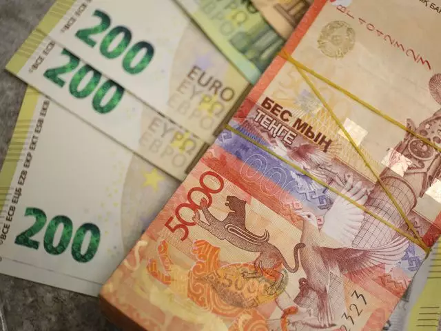 Чистый спрос на евро в Казахстане вырос до рекорда с прошлой весны