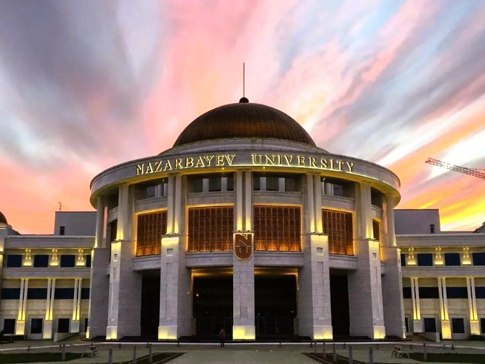 Why is it important to allow Nazarbayev University to remain ideologically independent? 