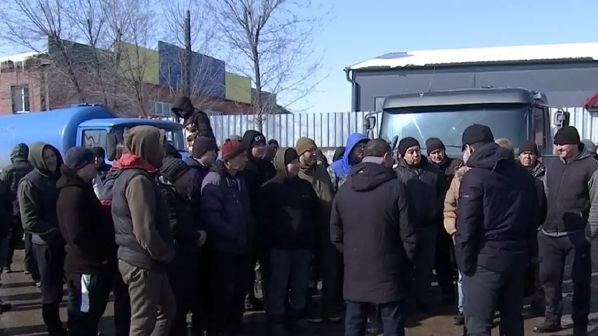 Ассенизаторы грозят бунтом в Алматы