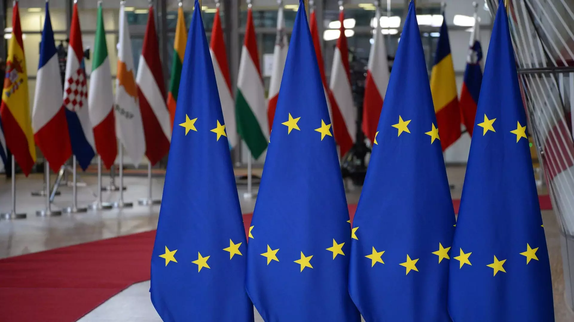 Макрон столкнулся с критикой в ЕС после предложения отправить войска в Украину