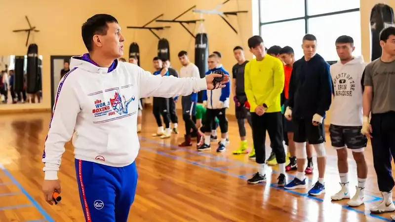 Казахстанские боксеры завершили сборы к турниру в Италии