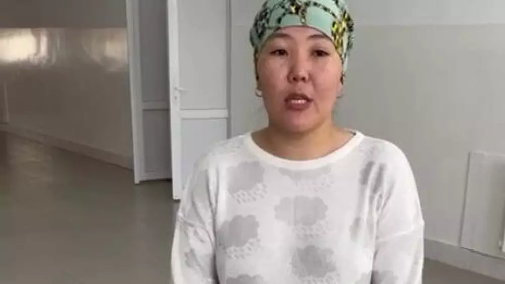 Мама впавшей в кому девочки обратилась к министру здравоохранения Казахстана