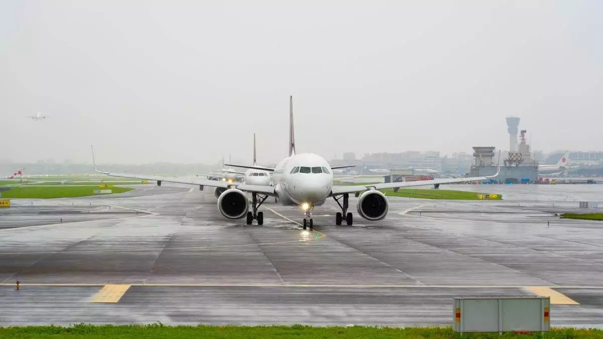 Столкновение самолетов из Казахстана и Индии предотвратили в аэропорту Мумбаи