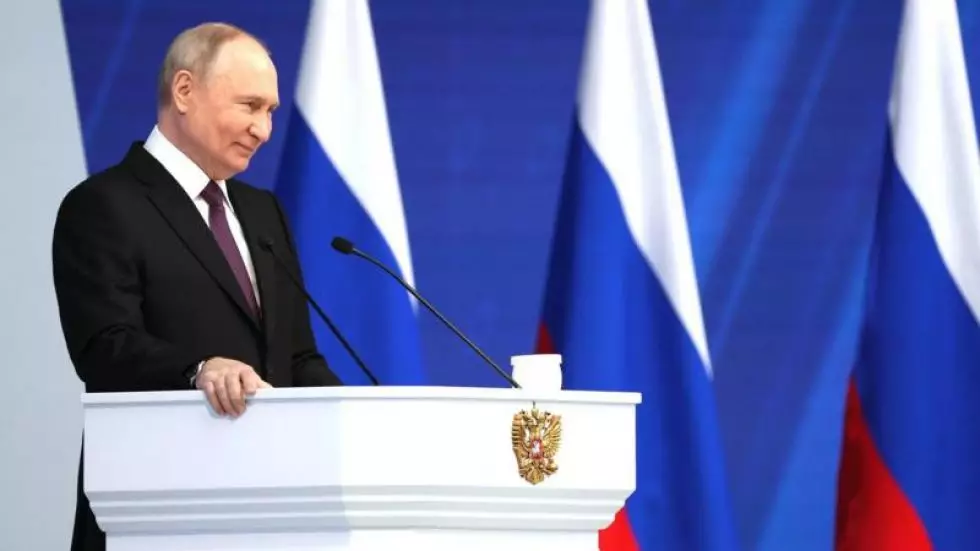 Война, угрозы, новая элита: что сказал Путин в послании Федеральному собранию