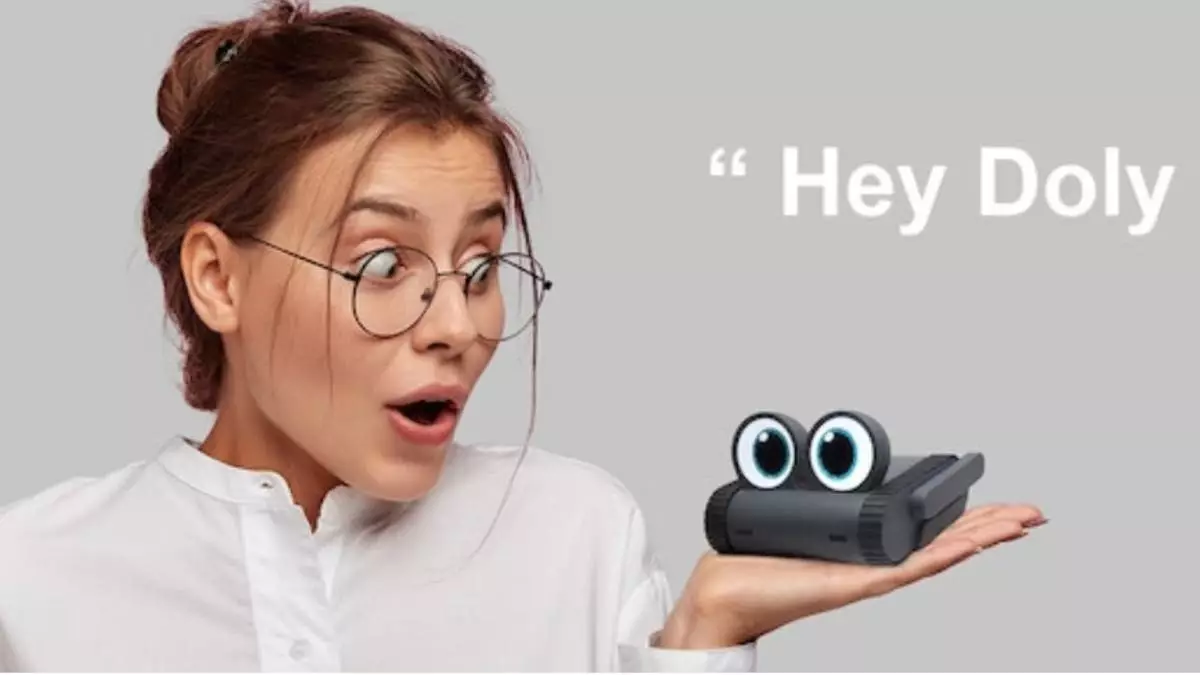 Робот со жуткими глазами, который хочет быть вашим другом и учителем