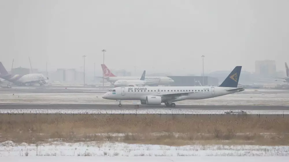 Самолет с пассажирами развернули обратно в Алматы