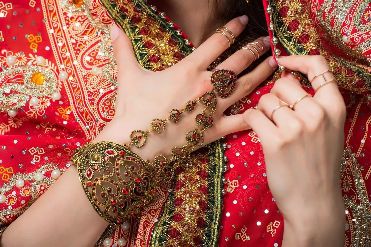 Странная традиция: почему индийские жены не называют своих мужей по имени