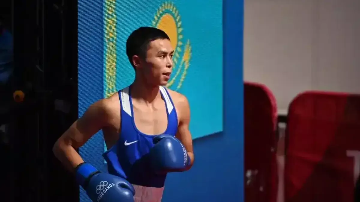 Бились за лицензию на Олимпиаду: казахстанский боксер нокаутировал соперника