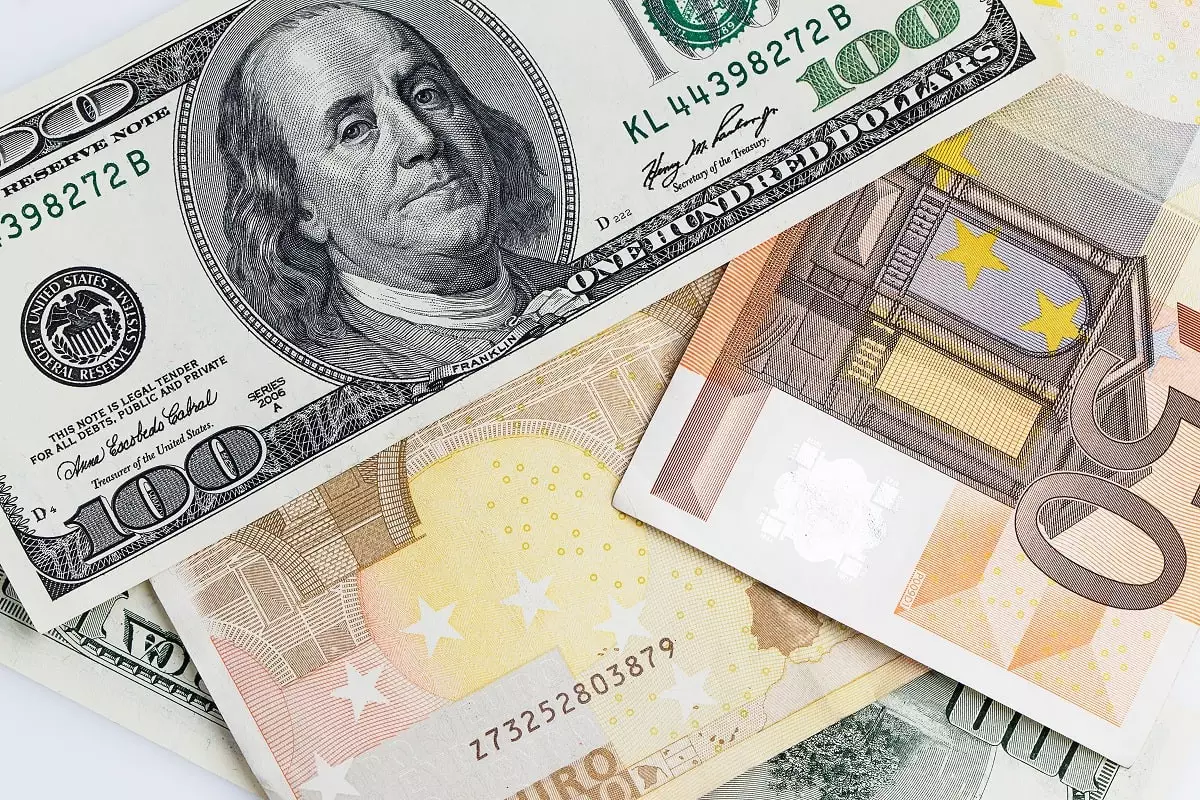 Курс доллара и евро в обменниках Алматы 4 марта 2024 