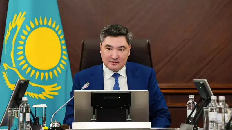 Бектенов совершил первый рабочий визит за рубеж в должности премьера Казахстана