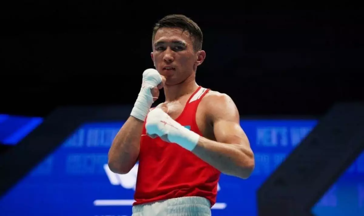 Казахстанский боксер Махмуд Сабырхан одержал победу в первом бою в Италии