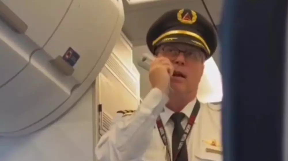 "Чтобы все подчинялись": пилот возмутил пассажиров своей речью перед полетом
