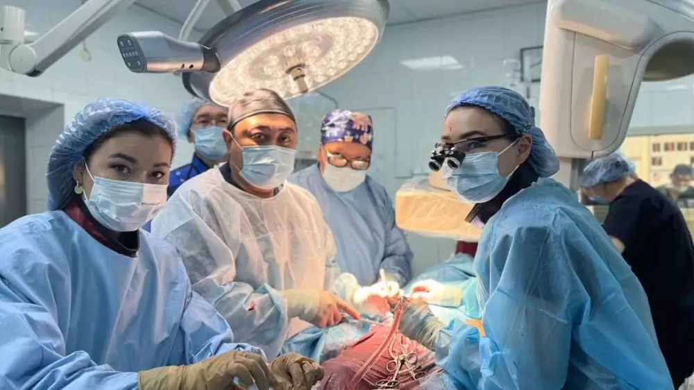 Хирурги рассказали об операциях во время землетрясения в Алматы