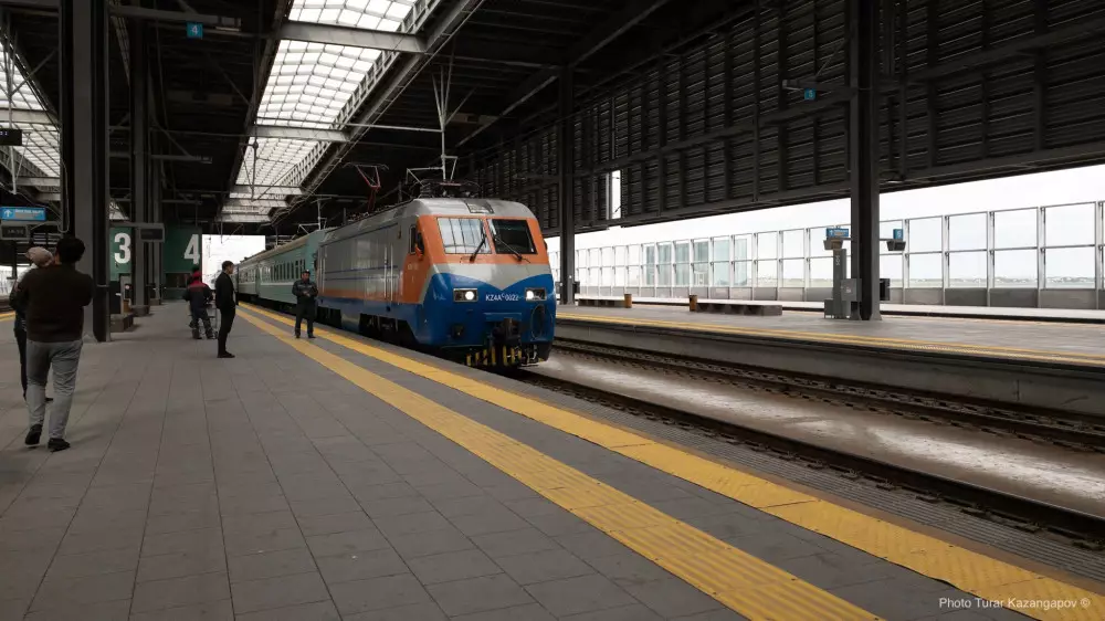 Дополнительные поезда запустят на мартовские праздники в Казахстане