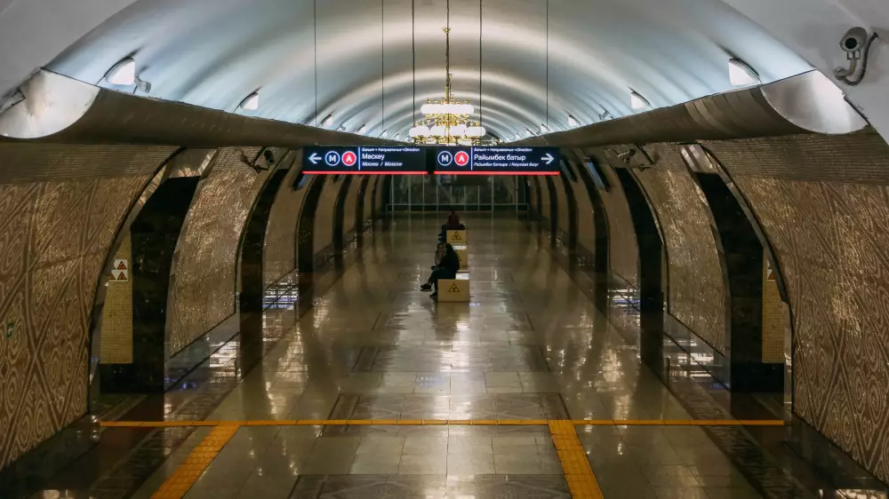 Алматинцев попросили не собираться в метро при землетрясениях, несмотря на его безопасность