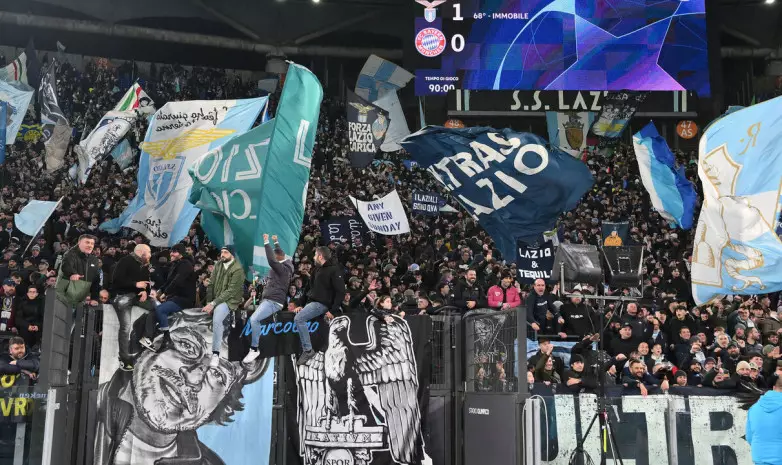 Болельщики "Лацио" скандировали фашисткие кричалки перед матчем с "Баварией"