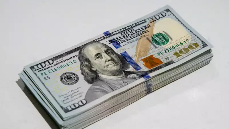 Доллар продолжает дешеветь на торгах 6 марта
