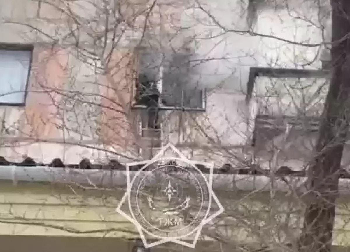 Квартира с детьми загорелась в многоэтажном доме в Астане