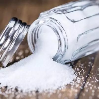 Врач дала советы, как сократить употребление соли
