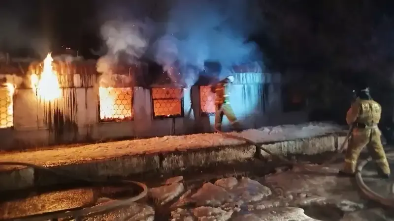 Пожар вспыхнул на территории канализационной насосной станции в Степногорске