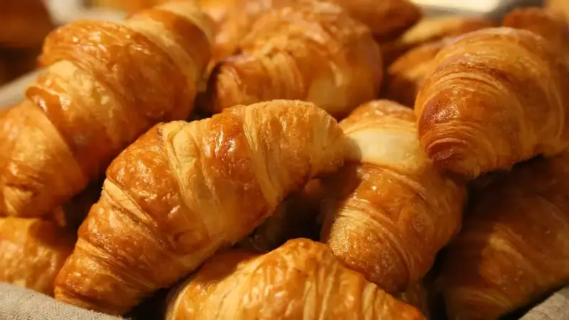 Выпечка на завтрак способна сделать людей менее привлекательными – считают французские ученые