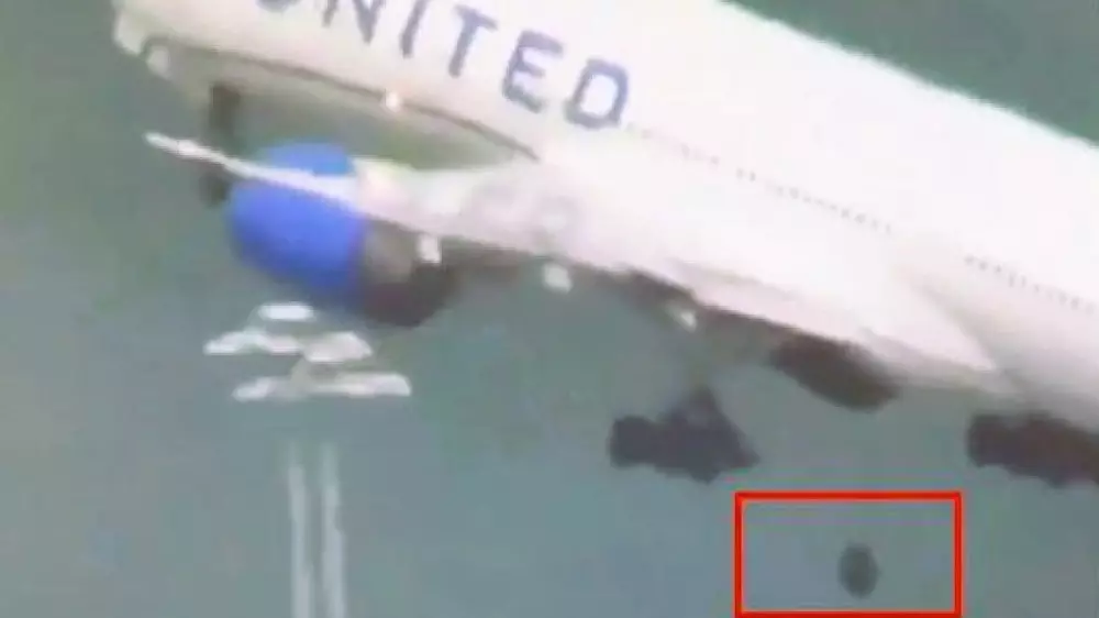 Колесо отвалились в воздухе у Boeing 777 с полным салоном пассажиров