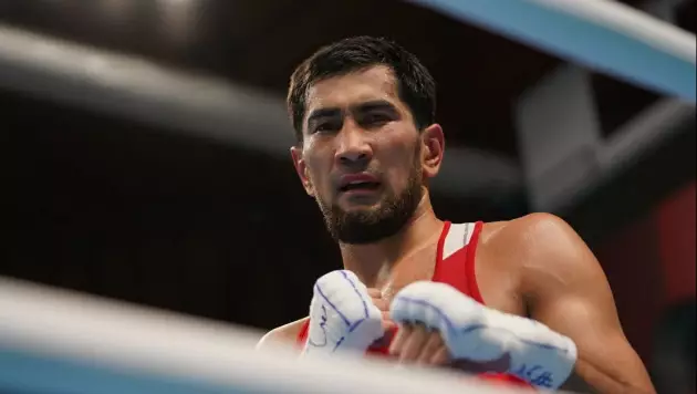 Капитан сборной Казахстана по боксу приблизился к олимпийской лицензии