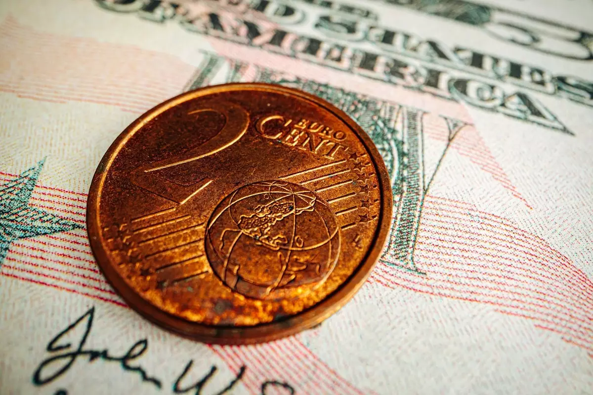 Курс доллара и евро в обменниках Алматы 11 марта 2024 