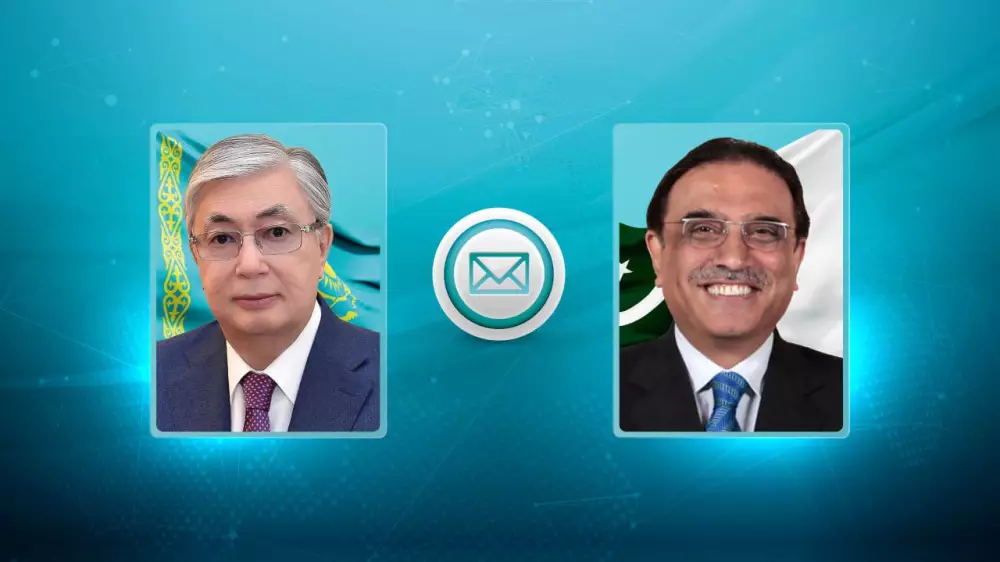 Президент Токаев поздравил Асифа Али Зардари с победой на выборах