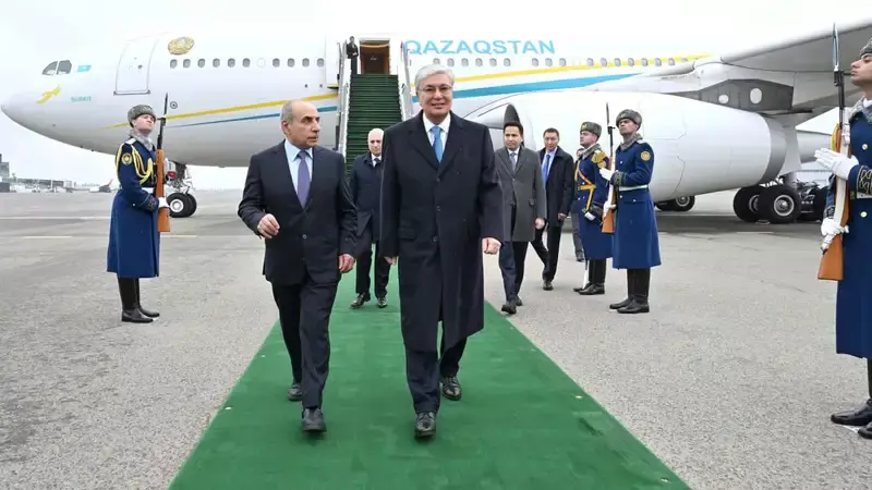 Токаев прилетел в Азербайджан