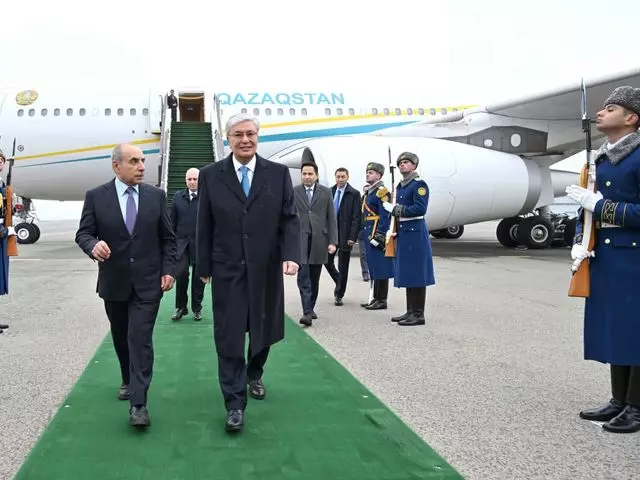 Президент прибыл в Азербайджан 